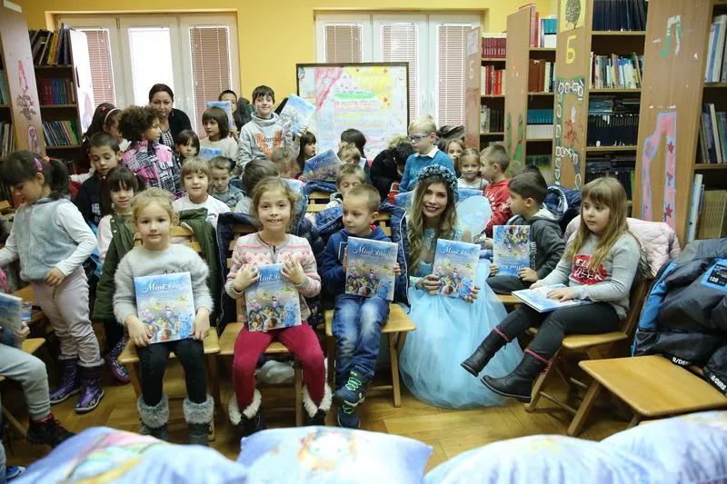 Children in a library storytelling session